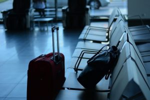 valises pour partir en mission aeroport