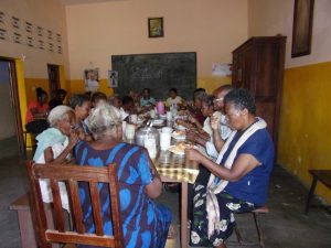 repas personnes agees solidarite